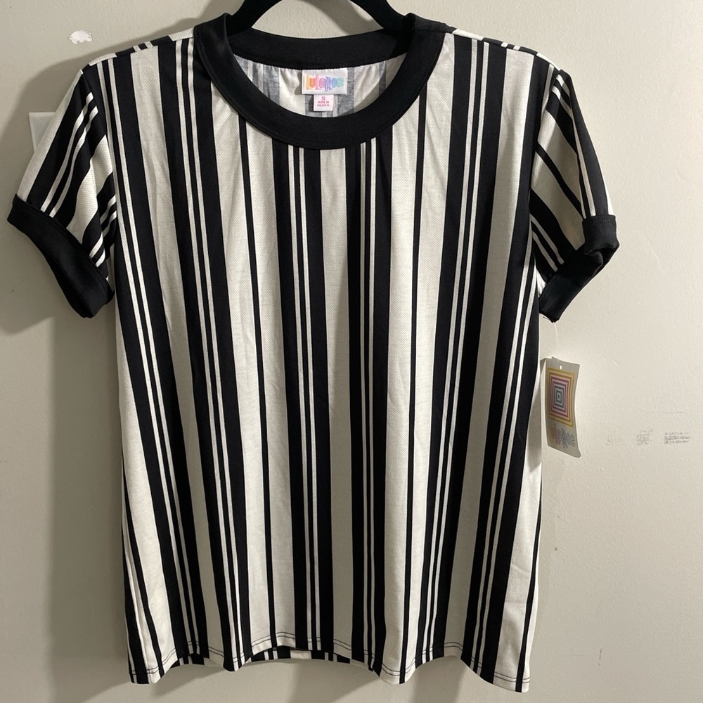 Lularoe LIV tee size small